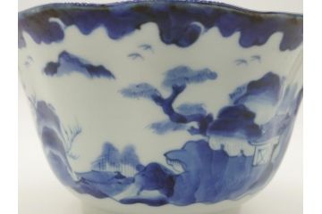 江戸後期　古伊万里　染付　山水文　6.6寸皿　約20cm　趣深い里山の情景が目を引く深鉢(六寸六分、深皿、変形皿、和食器、和皿)(R-062045)