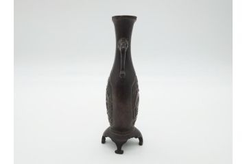 古玩　古銅　麒麟と亀の図　使い込むほどに深みが出る両取っ手付きの花瓶(花器、四つ脚、一輪挿し)(R-062050)