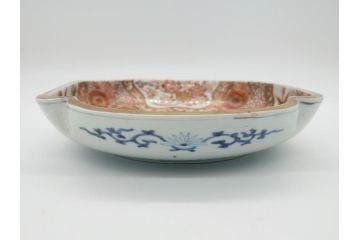 上手物　江戸期　古伊万里　大明成化年製　染付　色絵　花文　鳳凰　8.6寸皿　約26　色彩とフォルムの美しさが食卓に華やかさを演出する変形皿(八寸六分、深皿、和食器、花唐草、和皿)(R-062051)
