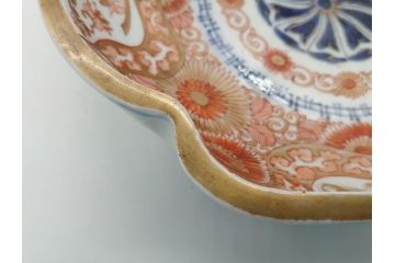 上手物　江戸期　古伊万里　大明成化年製　染付　色絵　花文　鳳凰　8.6寸皿　約26　色彩とフォルムの美しさが食卓に華やかさを演出する変形皿(八寸六分、深皿、和食器、花唐草、和皿)(R-062051)
