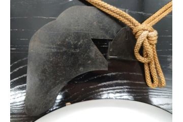 手打ち金具　昭和期　漆塗り　雲龍文　仙台箪笥の金具を使った扇型飾り(壁掛け)(R-062052)