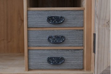 和製ヴィンテージ　希少!　国産　職人　浮造り　彫刻入りの特注総桐箪笥　(R-062063)