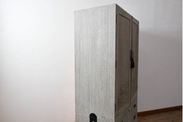 和製ヴィンテージ　希少!　国産　職人　浮造り　彫刻入りの特注総桐箪笥　(R-062063)