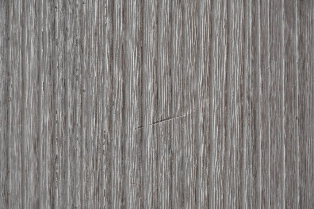 和製ヴィンテージ　希少!　国産　職人　浮造り　彫刻入りの特注総桐箪笥　(R-062063)