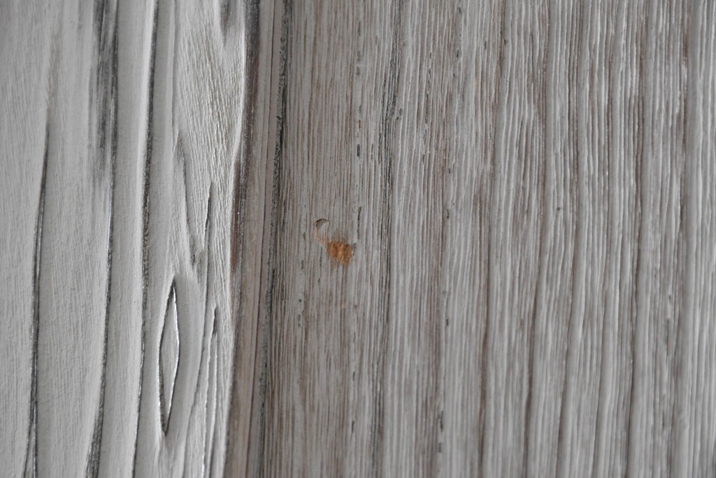 和製ヴィンテージ　希少!　国産　職人　浮造り　彫刻入りの特注総桐箪笥　(R-062063)