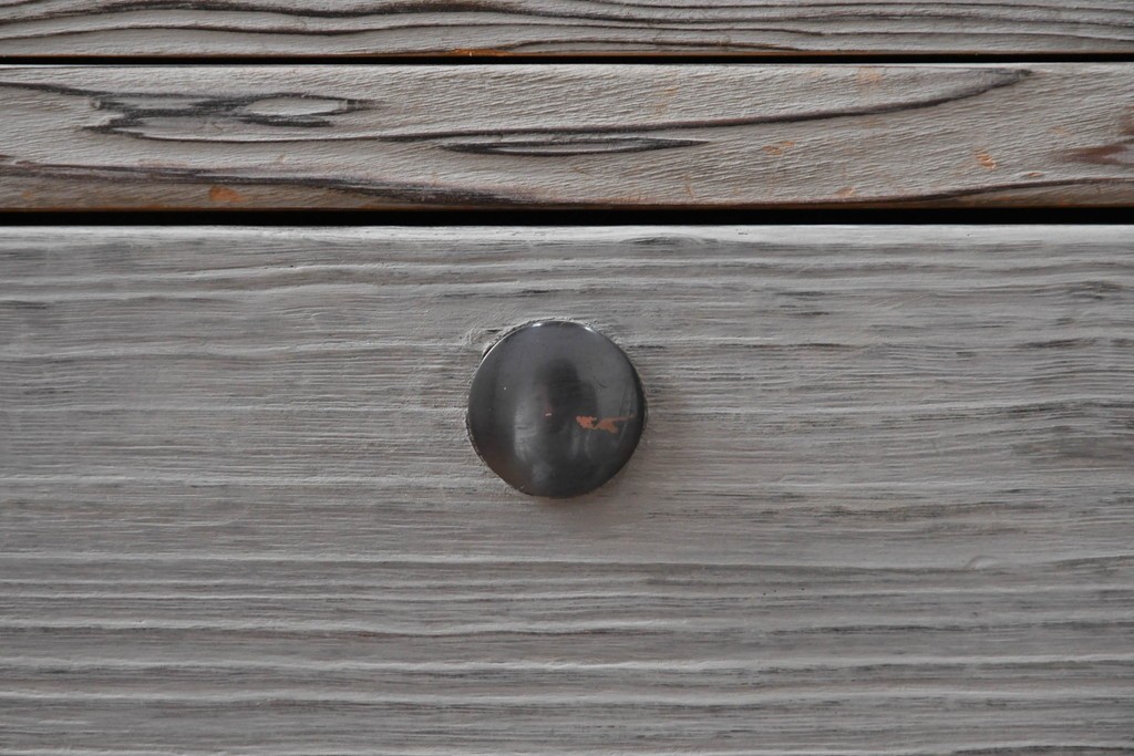 和製ヴィンテージ　希少!　国産　職人　浮造り　彫刻入りの特注総桐箪笥　(R-062063)