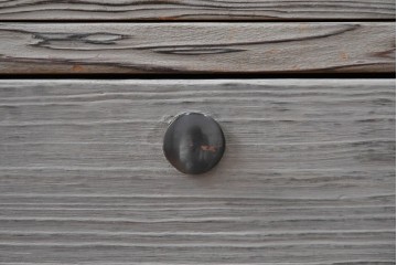 和製ヴィンテージ　希少!　国産　職人　浮造り　彫刻入りの特注総桐箪笥　(R-062063)