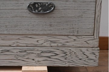 和製ヴィンテージ　希少!　国産　職人　浮造り　彫刻入りの特注総桐箪笥　(R-062063)