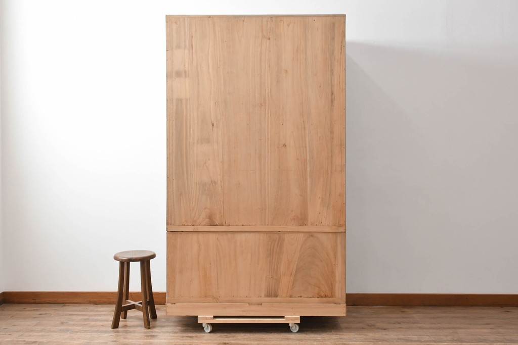 和製ヴィンテージ　希少!　国産　職人　浮造り　彫刻入りの特注総桐箪笥　(R-062063)