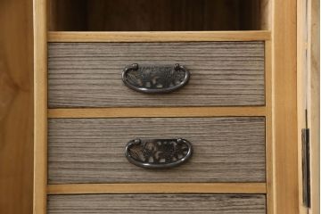 和製ビンテージ　希少!　国産　職人　浮造り　彫刻入りの特注総桐箪笥(並厚、ワードローブ、洋服タンス、桐たんす、ヴィンテージ)(R-062063)
