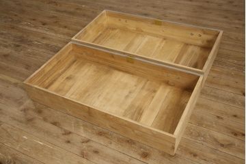和製ビンテージ　希少!　国産　職人　浮造り　彫刻入りの特注総桐箪笥(並厚、ワードローブ、洋服タンス、桐たんす、ヴィンテージ)(R-062063)