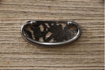 和製ビンテージ　希少!　国産　職人　浮造り　彫刻入りの特注総桐箪笥(並厚、ワードローブ、洋服タンス、桐たんす、ヴィンテージ)(R-062063)