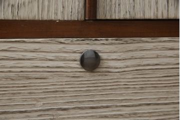 和製ビンテージ　彫刻　漆絵　柿の木の絵柄が風情を感じる凝ったつくりの桐箪笥(並厚、着物箪笥、和タンス、衣装箪笥、桐たんす、ヴィンテージ)(R-062064)