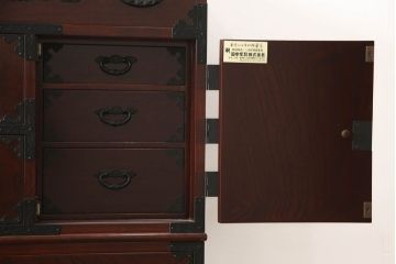 中古　美品　二本松工藝館　田中家具　重厚感ある佇まいが魅力的な収納箪笥(衣装箪笥、和タンス、整理箪笥、引き出し、チェスト)(R-062066)