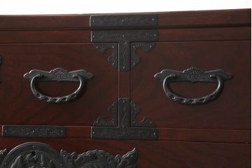 中古　美品　二本松工藝館　田中家具　重厚感ある佇まいが魅力的な収納箪笥(衣装箪笥、和タンス、整理箪笥、引き出し、チェスト)(R-062066)