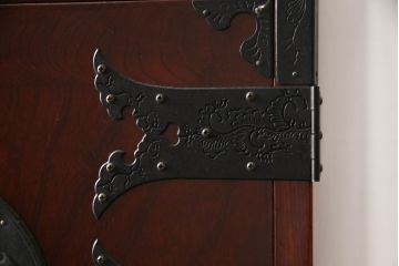 中古　美品　二本松工藝館　田中家具　重厚感ある佇まいが魅力的な収納箪笥(衣装箪笥、和タンス、整理箪笥、引き出し、チェスト)(R-062066)