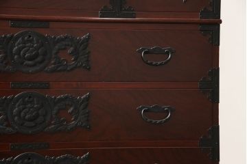 中古　美品　二本松工藝館　田中家具　重厚感ある佇まいが魅力的な収納箪笥(衣装箪笥、和タンス、整理箪笥、引き出し、チェスト)(R-062066)