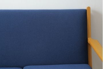 中古　北欧　GETAMA(ゲタマ)　Hans J Wegner(ハンス・J・ウェグナー)　GE265　ナチュラルな雰囲気がかわいらしい2人掛けソファ(二人掛け、2P)(R-062067)