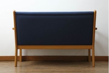 中古　北欧　GETAMA(ゲタマ)　Hans J Wegner(ハンス・J・ウェグナー)　GE265　ナチュラルな雰囲気がかわいらしい2人掛けソファ(二人掛け、2P)(R-062067)