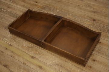 中古　カリモク家具(karimoku)　domani(ドマーニ)　Louis(ルイ)XVシリーズ　隅々まで施された装飾が美しいサイドボード(戸棚、収納棚、サイドキャビネット)(R-062069)