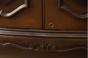 中古　カリモク家具(karimoku)　domani(ドマーニ)　Louis(ルイ)XVシリーズ　隅々まで施された装飾が美しいサイドボード(戸棚、収納棚、サイドキャビネット)(R-062069)