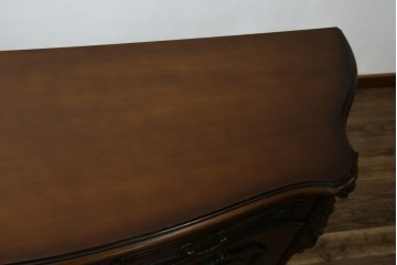 中古　カリモク家具(karimoku)　domani(ドマーニ)　Louis(ルイ)XVシリーズ　隅々まで施された装飾が美しいサイドボード(戸棚、収納棚、サイドキャビネット)(R-062069)