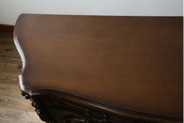 中古　カリモク家具(karimoku)　domani(ドマーニ)　Louis(ルイ)XVシリーズ　隅々まで施された装飾が美しいサイドボード(戸棚、収納棚、サイドキャビネット)(R-062069)