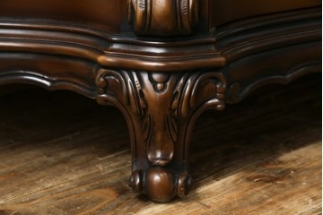 中古　カリモク家具(karimoku)　domani(ドマーニ)　Louis(ルイ)XVシリーズ　隅々まで施された装飾が美しいサイドボード(戸棚、収納棚、サイドキャビネット)(R-062069)