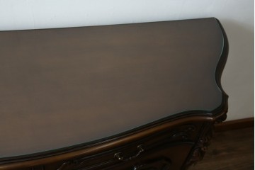 中古　カリモク家具(karimoku)　domani(ドマーニ)　Louis(ルイ)XVシリーズ　隅々まで施された装飾が美しいサイドボード(戸棚、収納棚、サイドキャビネット)(R-062069)