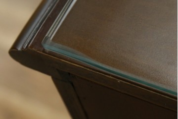 中古　カリモク家具(karimoku)　domani(ドマーニ)　Louis(ルイ)XVシリーズ　隅々まで施された装飾が美しいサイドボード(戸棚、収納棚、サイドキャビネット)(R-062069)
