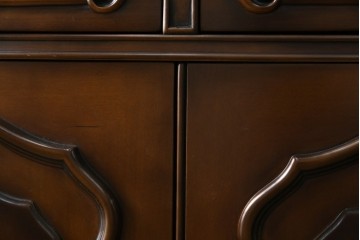 中古　カリモク家具(karimoku)　domani(ドマーニ)　Louis(ルイ)XVシリーズ　隅々まで施された装飾が美しいサイドボード(戸棚、収納棚、サイドキャビネット)(R-062069)