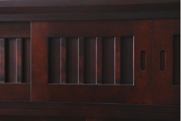 中古　美品　宮崎県　都城民芸　希少サイズ　希少デザイン　重厚感ある佇まいが魅力的な六尺水屋箪笥(食器棚、和風キャビネット、収納棚、戸棚、茶棚)(R-062071)