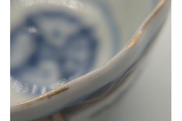幕末期　伊万里焼　色絵　染付　花鳥文　色彩とフォルムの美しさが食卓に華やぎをもたらす2寸猪口8客セット(輪花型、和食器)(R-062081)