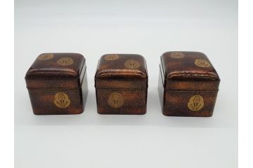 江戸〜明治期　木製　梨地　漆器　蒔絵　長門沢瀉文　凛とした佇まいが気品を感じさせる小箱3個セット(大1個、小2個)(小物入れ、漆工芸)(R-062082)