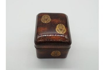 江戸〜明治期　木製　梨地　漆器　蒔絵　長門沢瀉文　凛とした佇まいが気品を感じさせる小箱3個セット(大1個、小2個)(小物入れ、漆工芸)(R-062082)