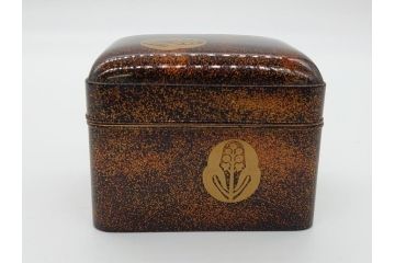 江戸〜明治期　木製　梨地　漆器　蒔絵　長門沢瀉文　凛とした佇まいが気品を感じさせる小箱3個セット(大1個、小2個)(小物入れ、漆工芸)(R-062082)