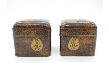 江戸〜明治期　木製　梨地　漆器　蒔絵　長門沢瀉文　凛とした佇まいが気品を感じさせる小箱3個セット(大1個、小2個)(小物入れ、漆工芸)(R-062082)