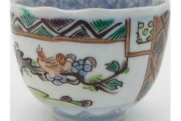 幕末期　伊万里焼　色絵　染付　花鳥文　色彩とフォルムの美しさが食卓に華やぎをもたらす2寸猪口8客セット(輪花型、和食器)(R-062084)