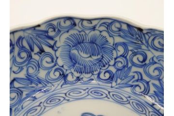 幕末期　伊万里焼　染付　線描き　花唐草文　5寸　約15cm　手描きの温かみが感じられる深皿2枚セット(中皿、変形皿、和食器、和皿、五寸)(R-062085)