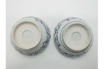 幕末期　伊万里焼　染付　線描き　花唐草文　5寸　約15cm　手描きの温かみが感じられる深皿2枚セット(中皿、変形皿、和食器、和皿、五寸)(R-062085)