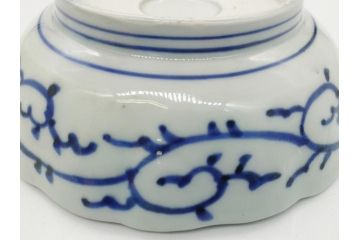 幕末期　伊万里焼　染付　線描き　花唐草文　5寸　約15cm　手描きの温かみが感じられる深皿2枚セット(中皿、変形皿、和食器、和皿、五寸)(R-062085)