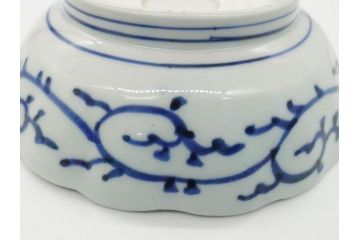 幕末期　伊万里焼　染付　線描き　花唐草文　5寸　約15cm　手描きの温かみが感じられる深皿2枚セット(中皿、変形皿、和食器、和皿、五寸)(R-062085)