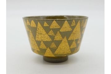 佐賀県指定重要無形文化財　小野珀子　釉裏金彩　2.3寸ぐい呑み(共箱付き、酒器、和食器、作家物)(R-062086)