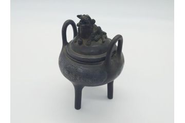 古玩　古銅　獅子　銀象嵌　意匠を凝らした獅子が見事な香炉(中国?、三つ脚、仏具)(R-062088)