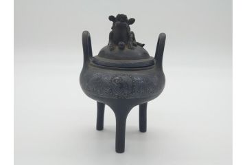 古玩　古銅　獅子　銀象嵌　意匠を凝らした獅子が見事な香炉(中国?、三つ脚、仏具)(R-062088)