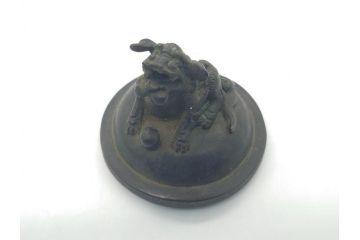 古玩　古銅　獅子　銀象嵌　意匠を凝らした獅子が見事な香炉(中国?、三つ脚、仏具)(R-062088)