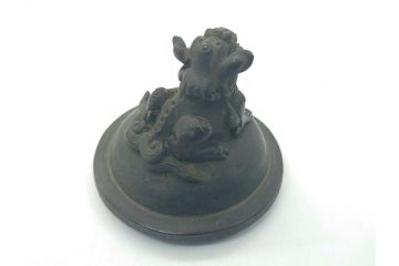 古玩　古銅　獅子　銀象嵌　意匠を凝らした獅子が見事な香炉(中国?、三つ脚、仏具)(R-062088)