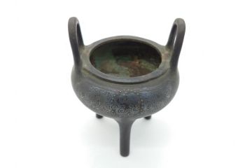古玩　古銅　獅子　銀象嵌　意匠を凝らした獅子が見事な香炉(中国?、三つ脚、仏具)(R-062088)