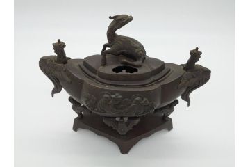 古玩　古銅　麒麟　鳳凰双耳　人物　台座付き　躍動感ある細工に見惚れてしまう香炉(中国?、仏具)(R-062090)
