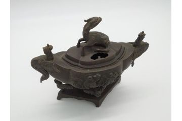 古玩　古銅　麒麟　鳳凰双耳　人物　台座付き　躍動感ある細工に見惚れてしまう香炉(中国?、仏具)(R-062090)